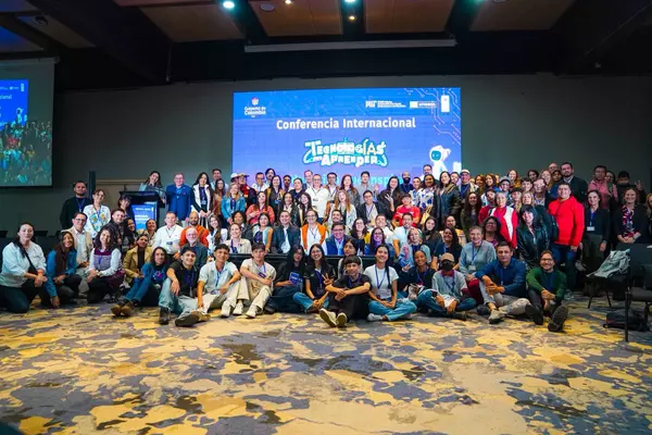 &ldquo;Necesitamos herramientas, pero sobre todo seres humanos con consciencia&rdquo;: &Oacute;scar S&aacute;nchez, al concluir el encuentro internacional &ldquo;Educaci&oacute;n que Inspira Innovaci&oacute;n&rdquo;