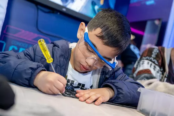 Clubes t&eacute;cnicos escolares, la nueva forma de aprender con residuos electr&oacute;nicos