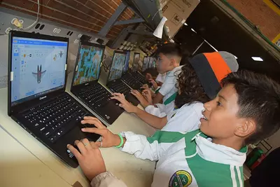 Taller Sala de Innovación, IE de Ibagué, Tolima y Puerto Boyacá, Boyacá.