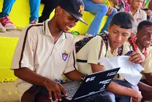 Entrega de Computadores en San Onofre