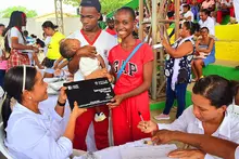 Entrega de Computadores en San Onofre