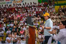 Entrega de Computadores en San Onofre