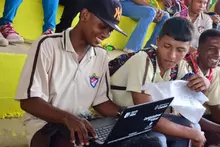 Entrega de Computadores en San Onofre