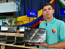 Entrega de computadores en Aranzazu, Caldas