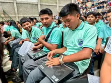 Entrega de computadores en Belalcázar, Caldas