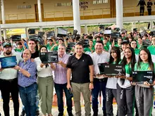 Entrega de computadores en Andes, Antioquia