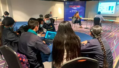 En su primera Hackathon 2021, Computadores para Educar recibió 422 inscripciones de todas las regiones del país