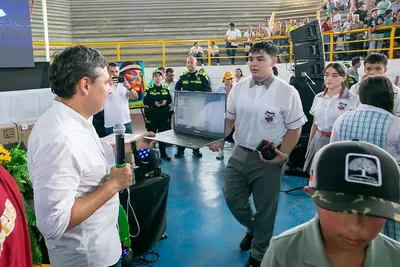Ministro de las TIC entregará computadores a estudiantes y escuelas de Ibagué este jueves