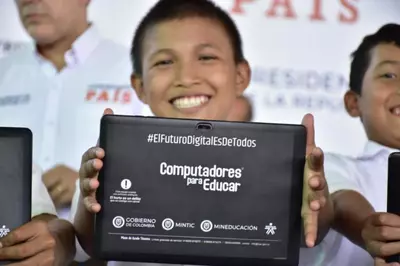 Gobierno logra ahorros del 40% en compra computadores portátiles para estudiantes