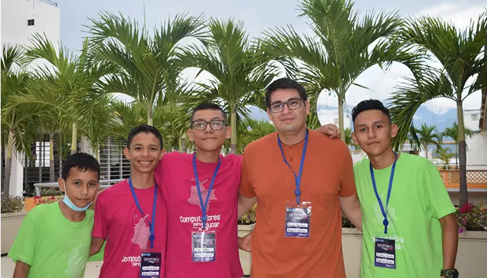 35 equipos participarán en hackathon de Computadores para Educar