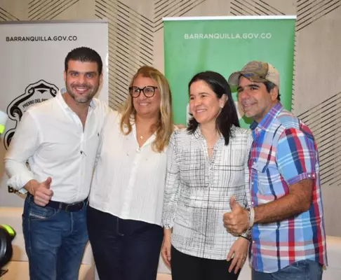 Estudiantes de Barranquilla reciben más de 1.000 equipos para fortalecer su educación digital