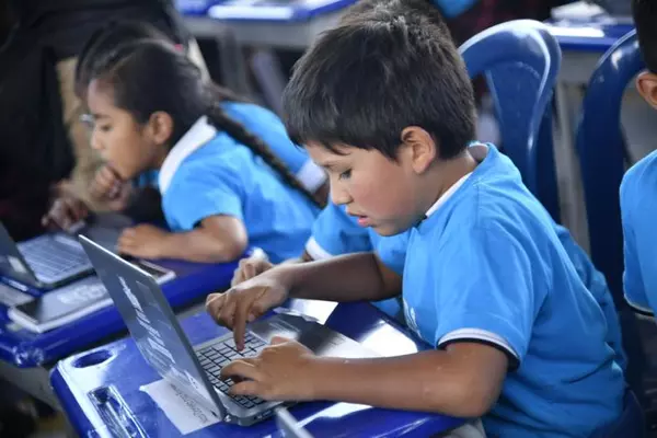Computadores para Educar entregará 77.000 equipos a estudiantes y docentes de todo el país