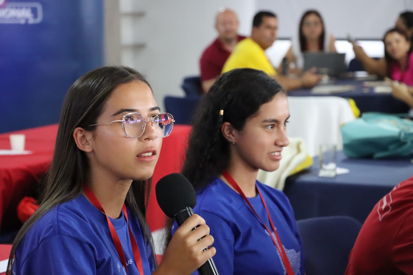 Docentes y estudiantes se reunieron en Manizales para el Andina 02