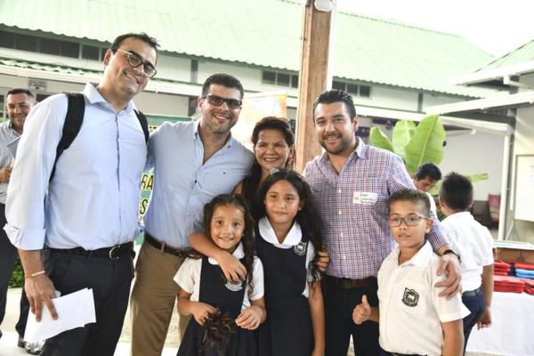 Sedes educativas del Amazonas reciben tabletas para sus estudiantes
