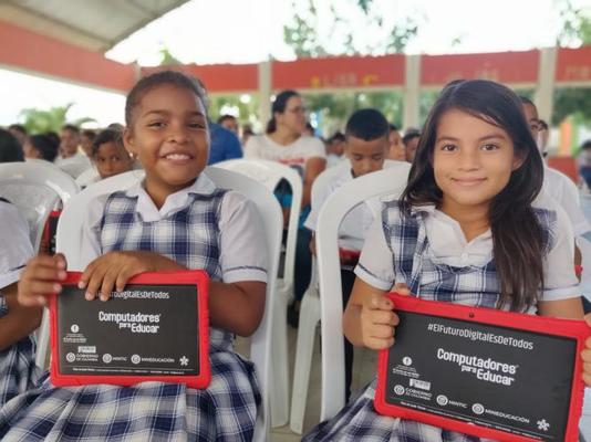 Con tecnología abrimos puertas a estudiantes del caribe colombiano